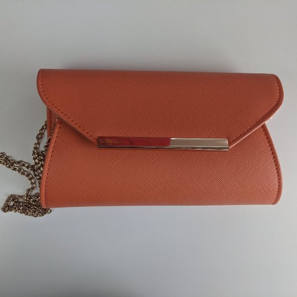 NWOT COLLETTE CLUTCH BAG - Picture 4 of 9
